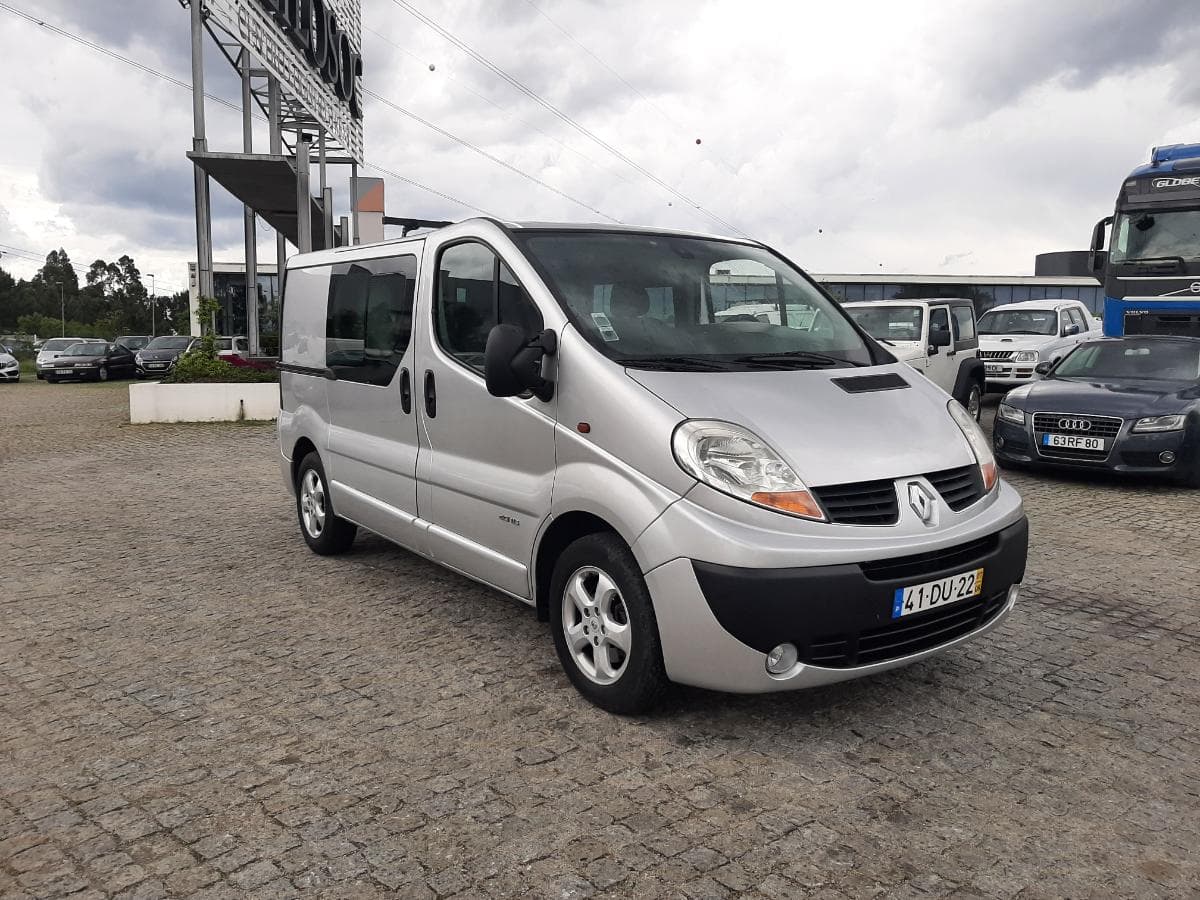Renault Trafic 2.0 DCI · Ano 2007 — image 1