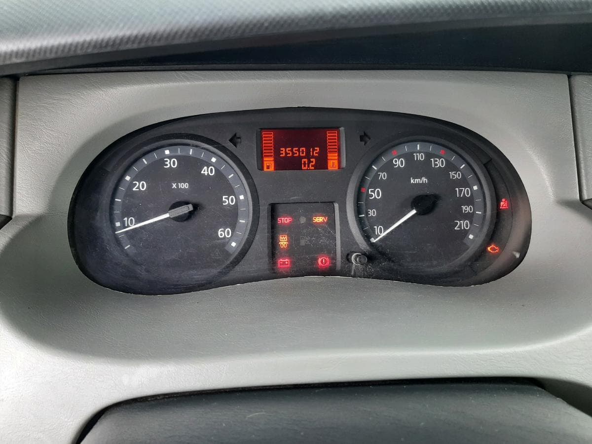 Renault Trafic 2.0 DCI · Ano 2007 — image 13