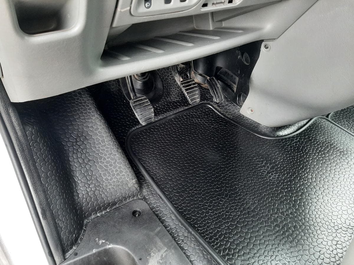 Renault Trafic 2.0 DCI · Ano 2007 — image 18