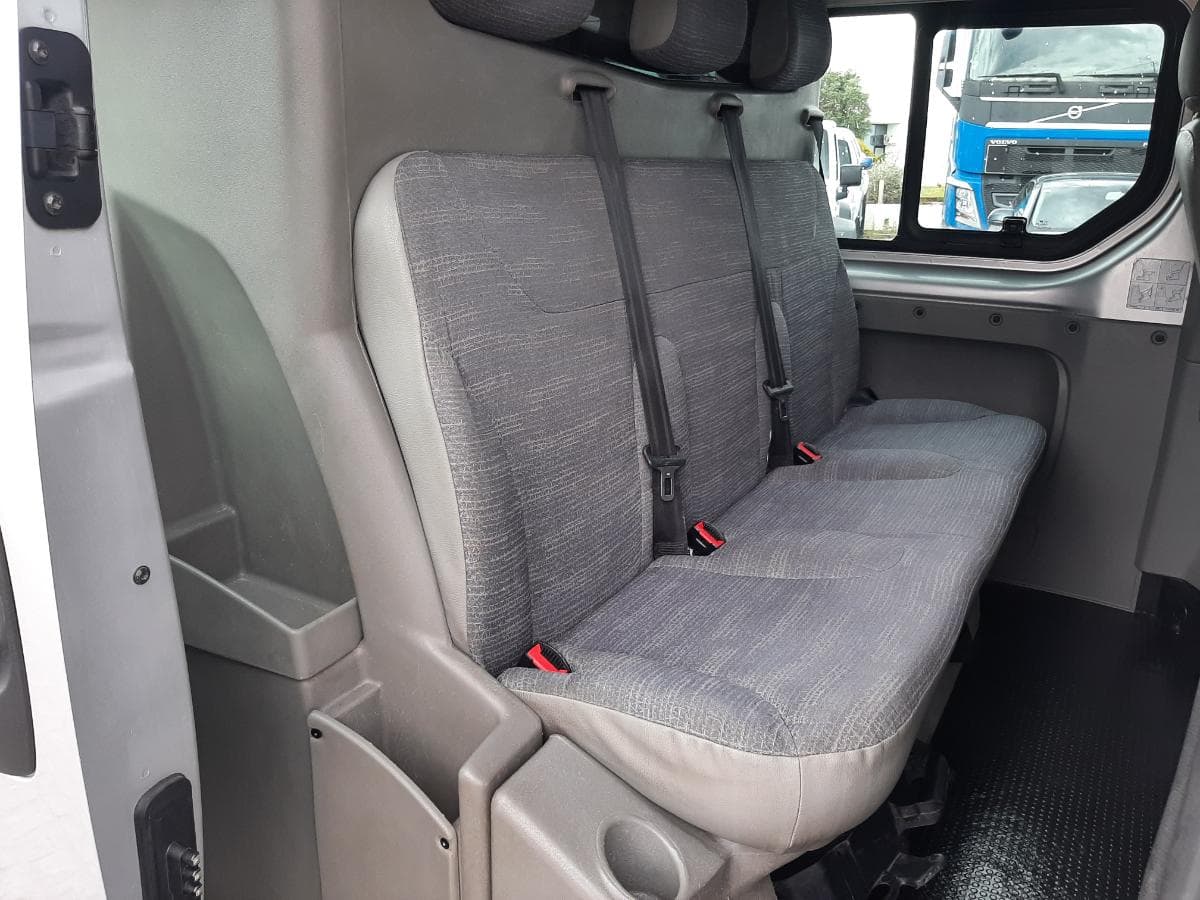 Renault Trafic 2.0 DCI · Ano 2007 — image 21