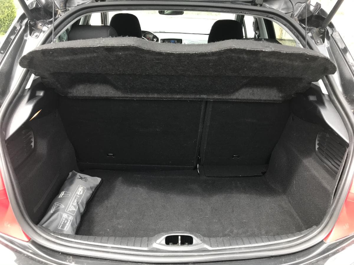 Peugeot 208 1.4 HDI · Ano 2012 — imagen 7