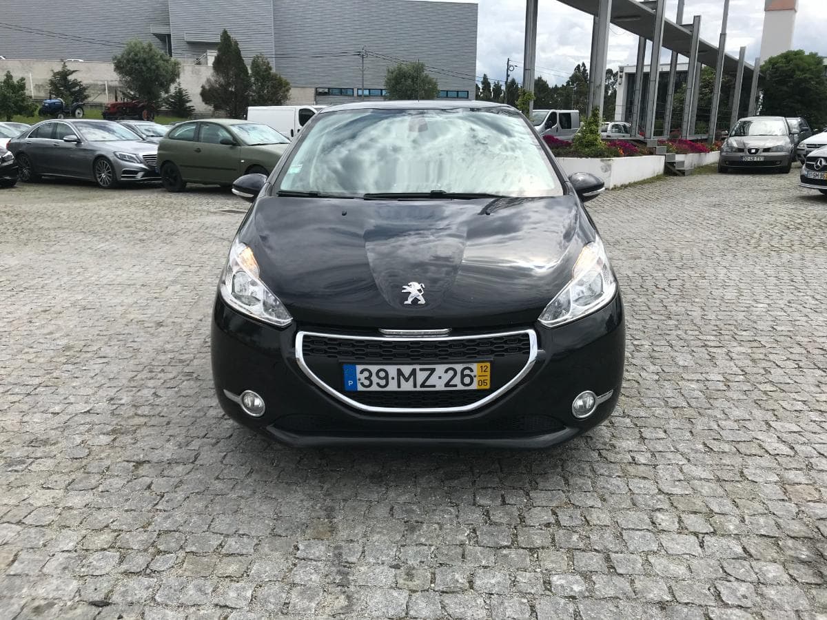 Peugeot 208 1.4 HDI · Ano 2012 — imagen 2