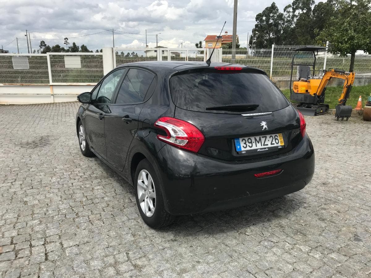 Peugeot 208 1.4 HDI · Ano 2012 — imagen 6