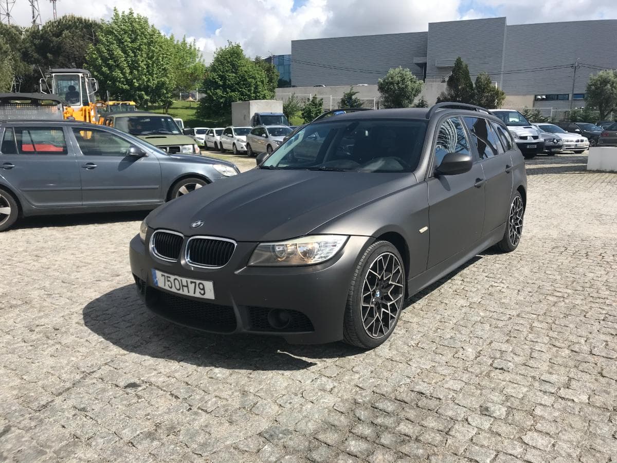 BMW 318D Touring · Ano 2010 — imagem 3