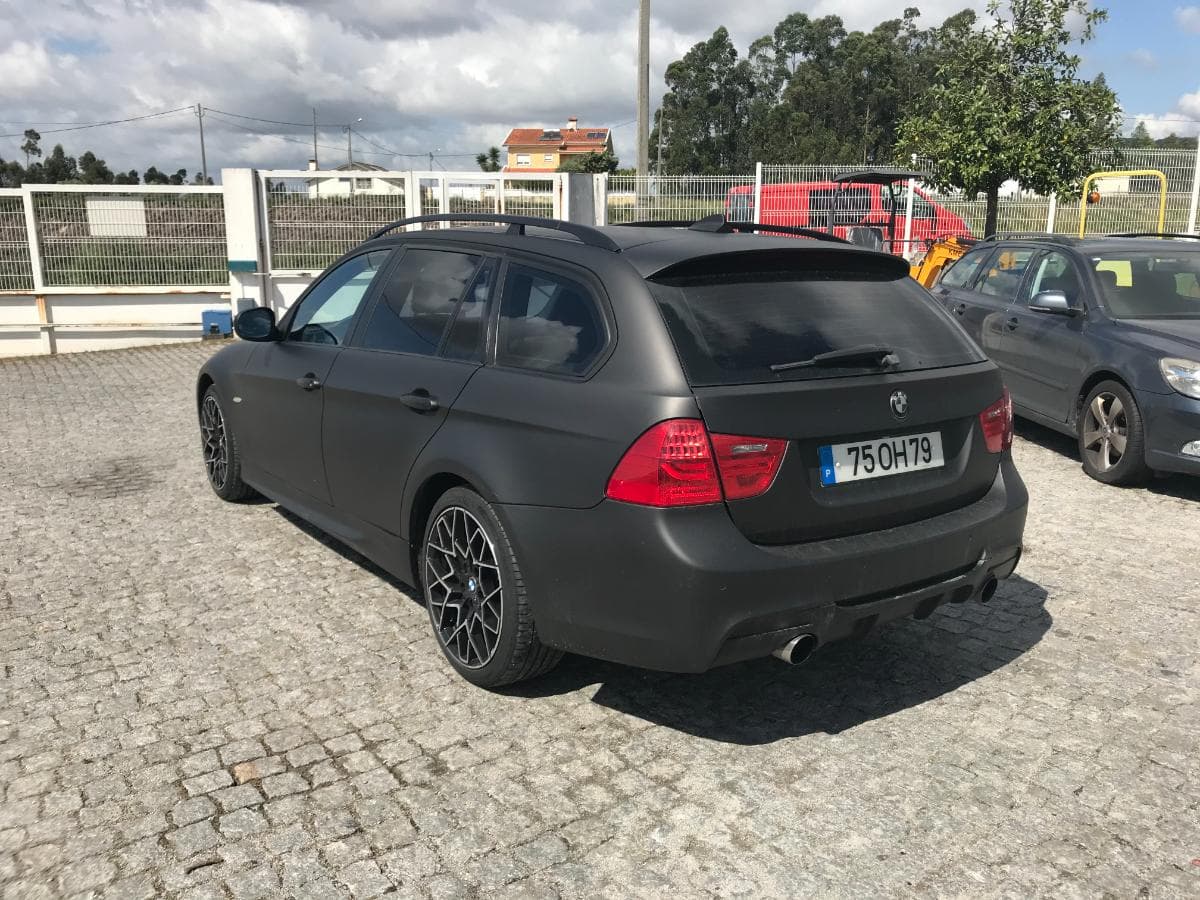 BMW 318D Touring · Ano 2010 — imagem 4