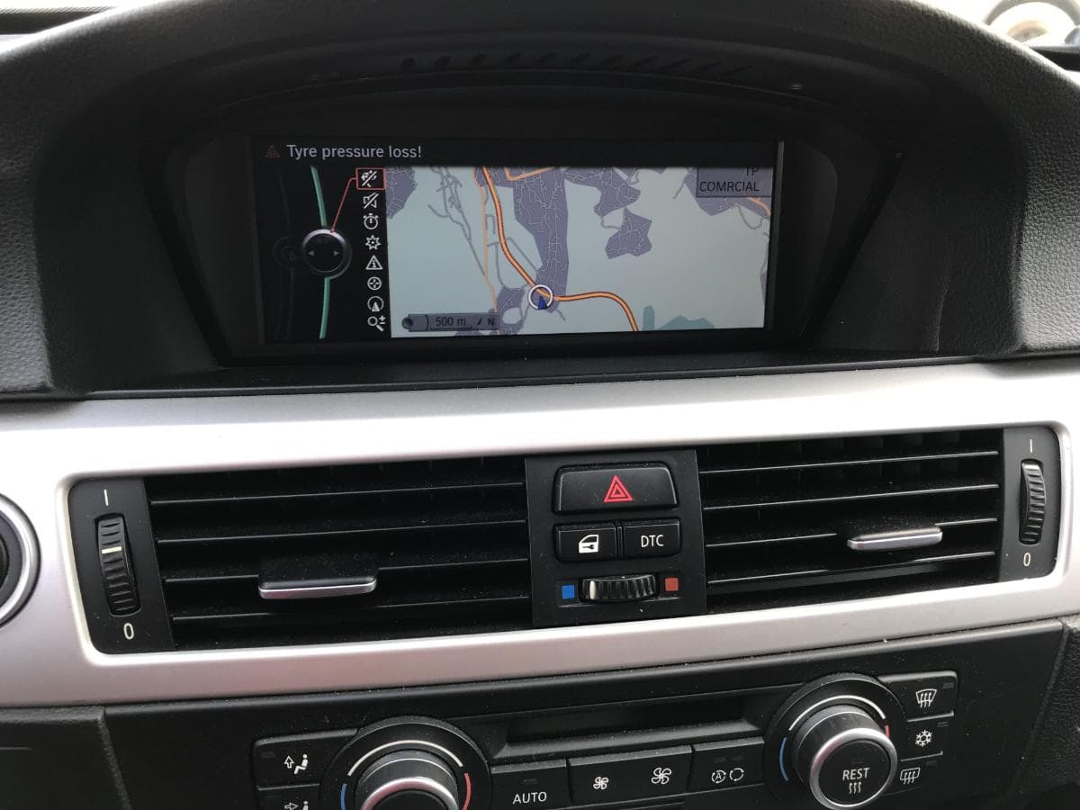 BMW 318D Touring · Ano 2010 — imagem 15