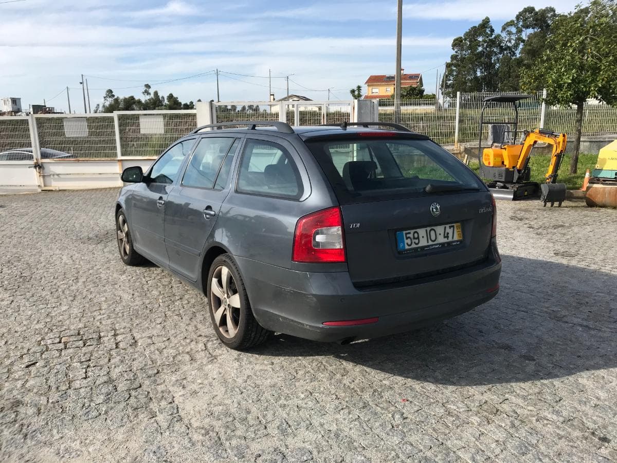 Skoda Octávia 1.6 TDI · Ano 2009 — imagen 6