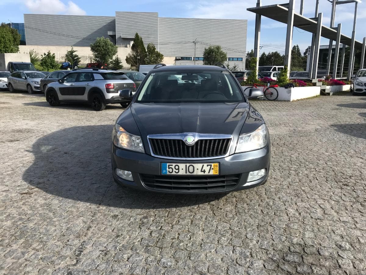 Skoda Octávia 1.6 TDI · Ano 2009 — imagen 2
