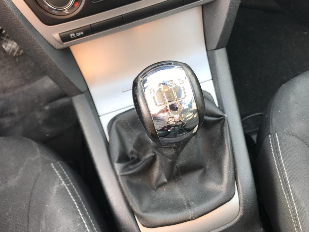 Skoda Octávia 1.6 TDI · Ano 2009 — imagen 15