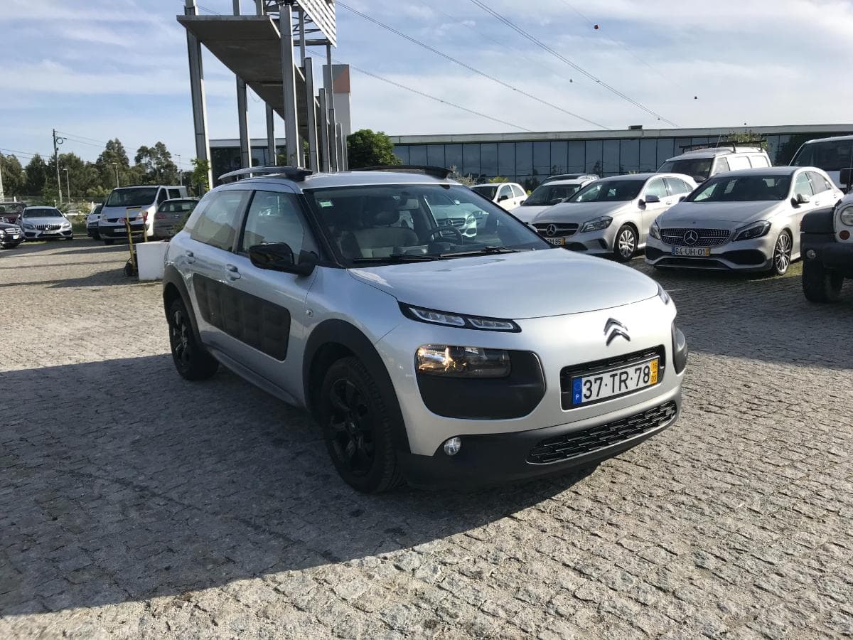 Citroën C4 Cactus 1.6 BlueHDI · Ano 2016 — imagem 1