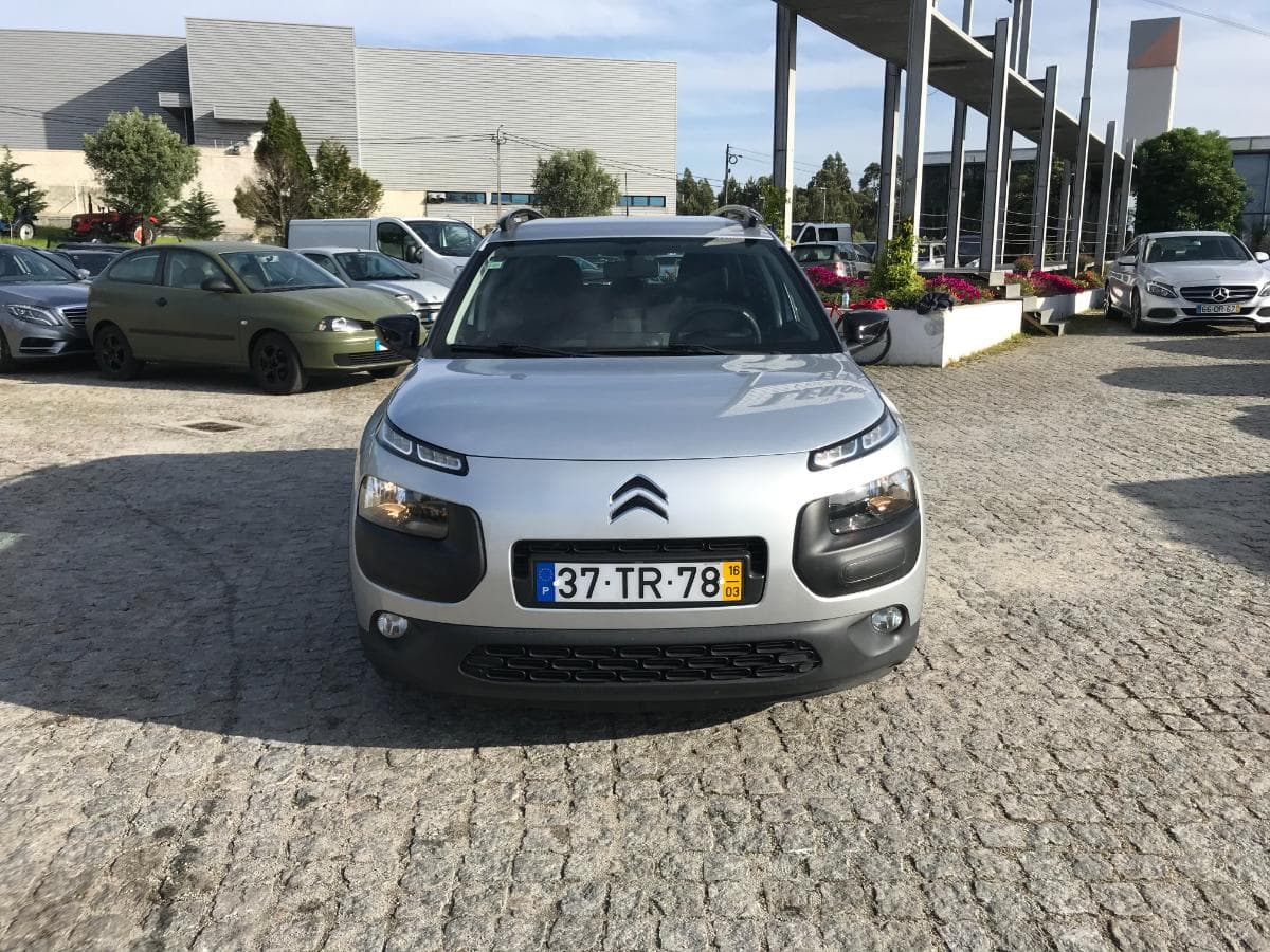 Citroën C4 Cactus 1.6 BlueHDI · Ano 2016 — imagem 2