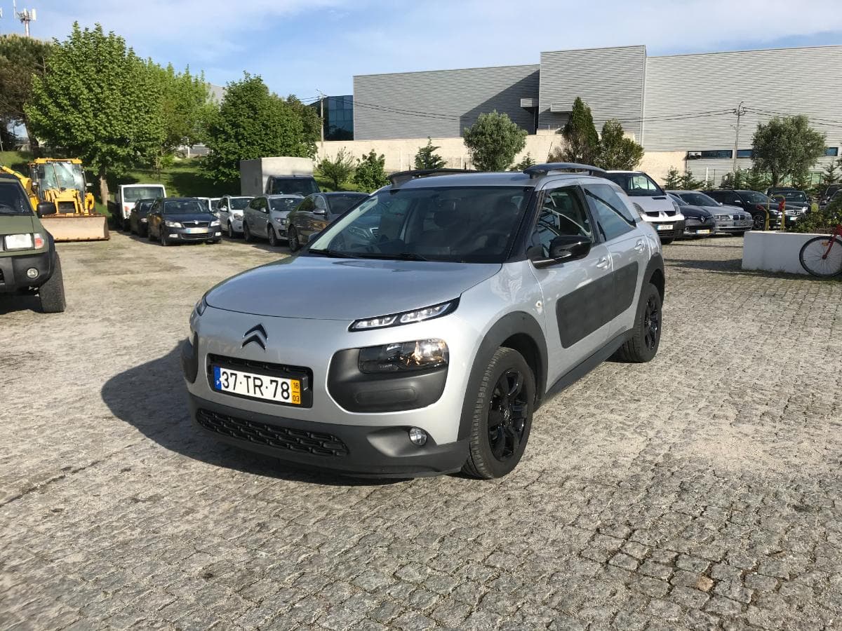 Citroën C4 Cactus 1.6 BlueHDI · Ano 2016 — imagem 3