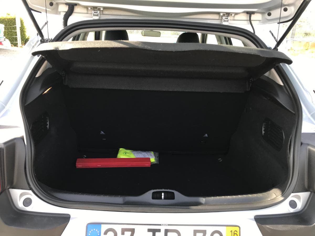 Citroën C4 Cactus 1.6 BlueHDI · Ano 2016 — imagem 7