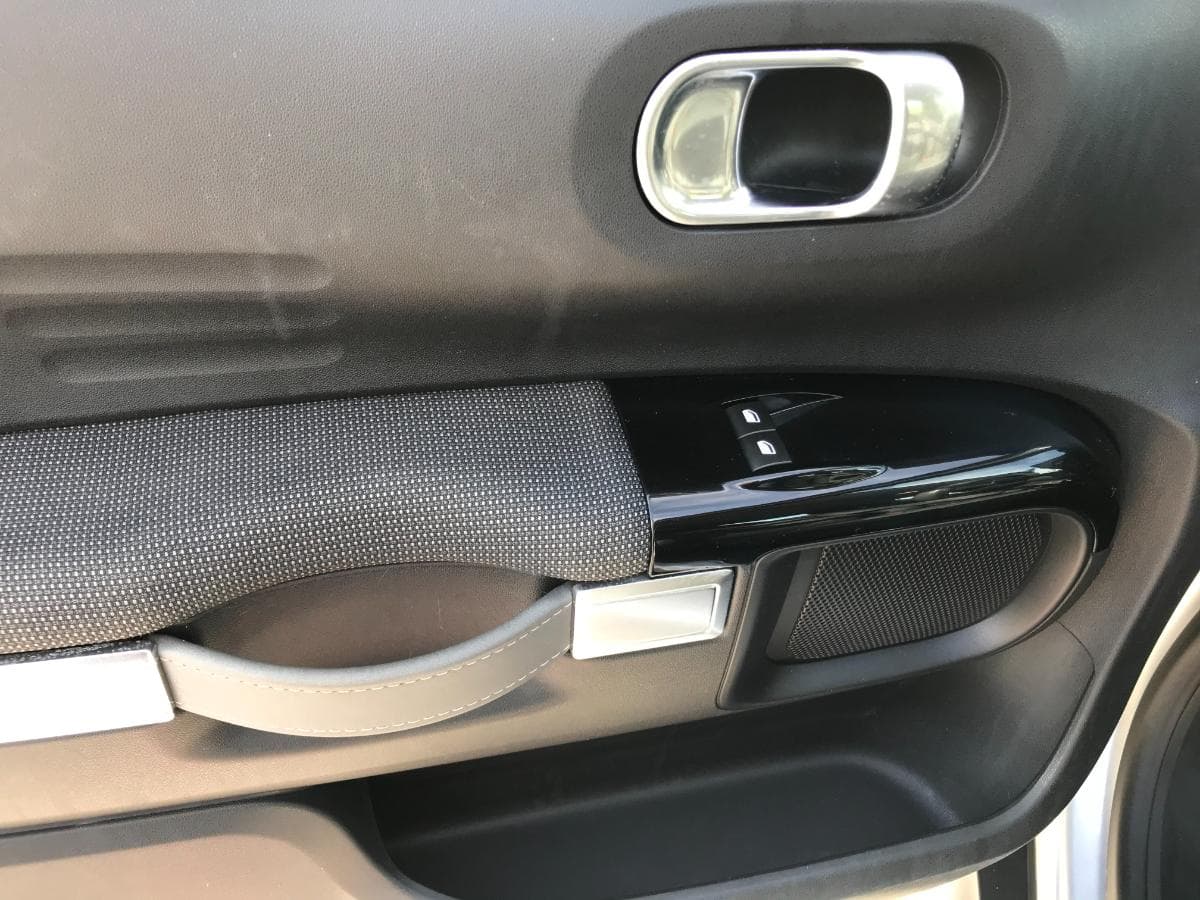 Citroën C4 Cactus 1.6 BlueHDI · Ano 2016 — imagem 17