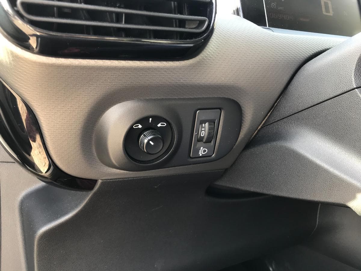 Citroën C4 Cactus 1.6 BlueHDI · Ano 2016 — imagem 25