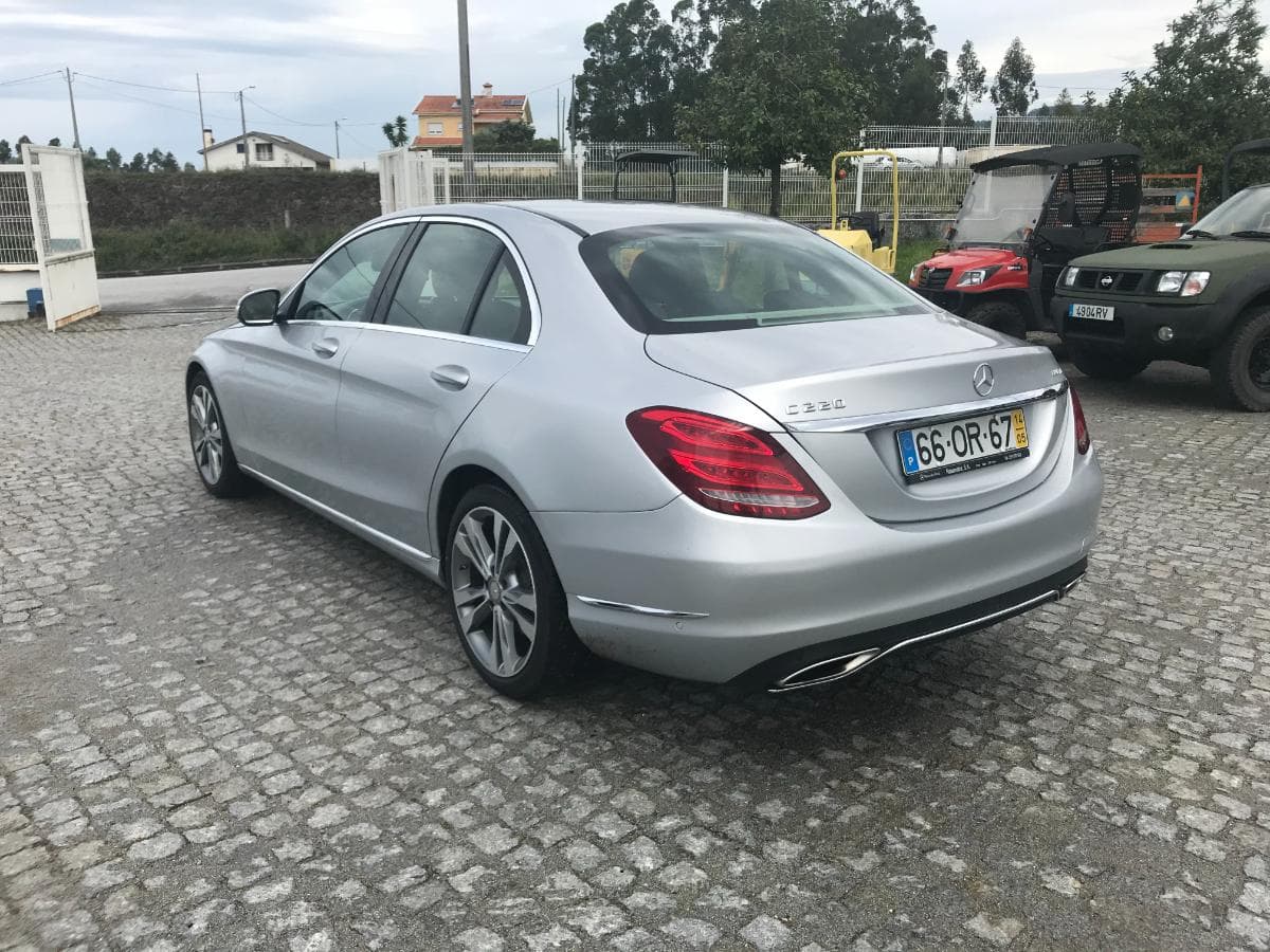 Mercedes-Benz C220 · Ano 2014 — imagem 4