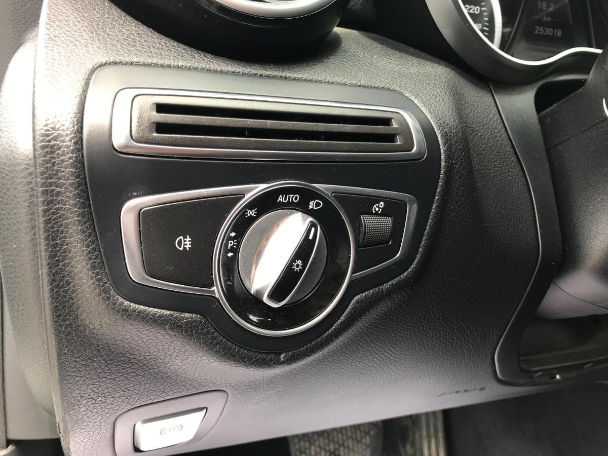 Mercedes-Benz C220 · Ano 2014 — imagem 14