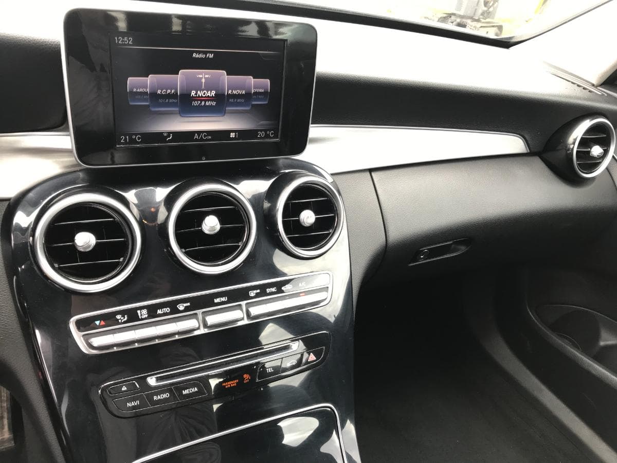 Mercedes-Benz C220 · Ano 2014 — imagem 22