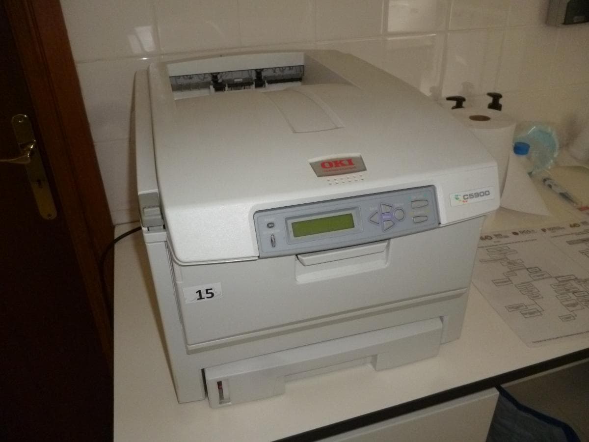 Impressora OKI C5900 — imagem 1