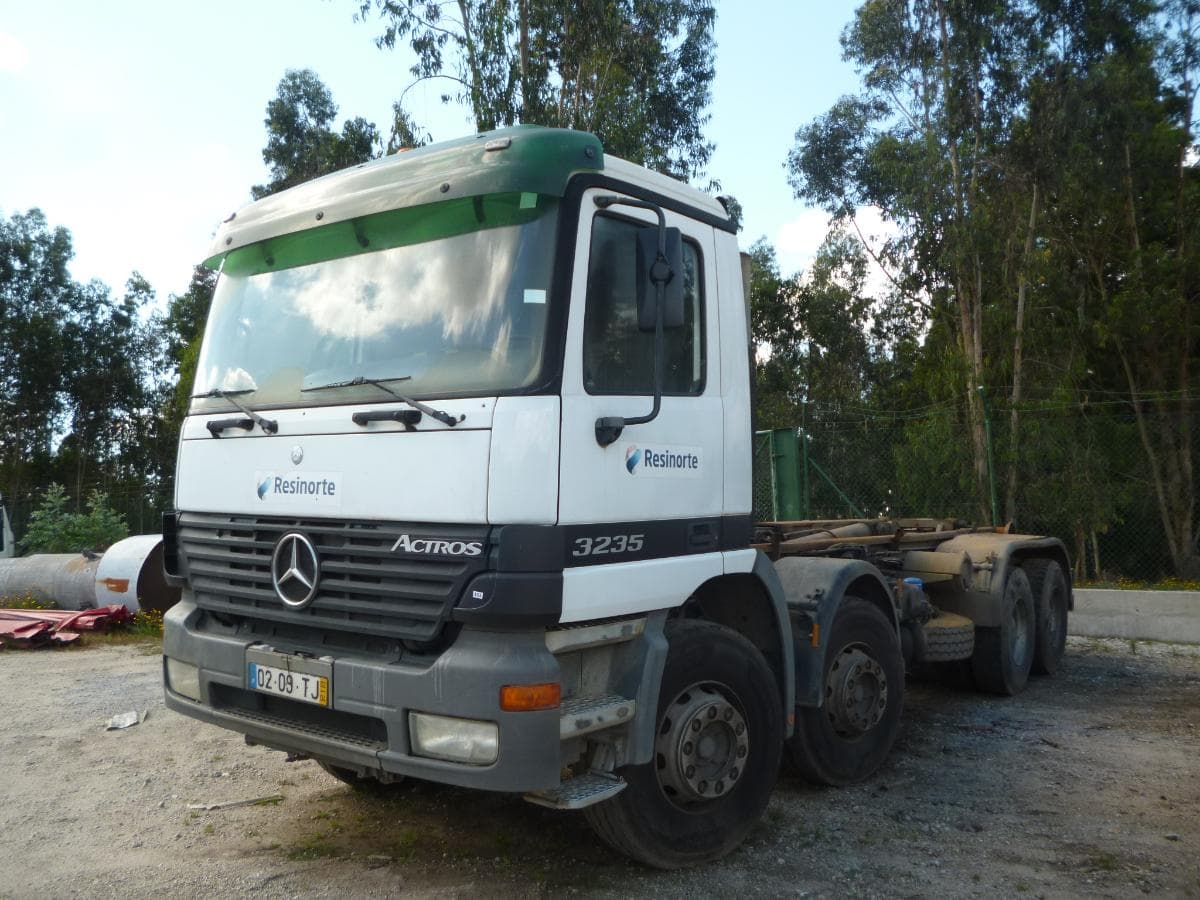 Mercedes-Benz ACTROS 3235 — imagem 1
