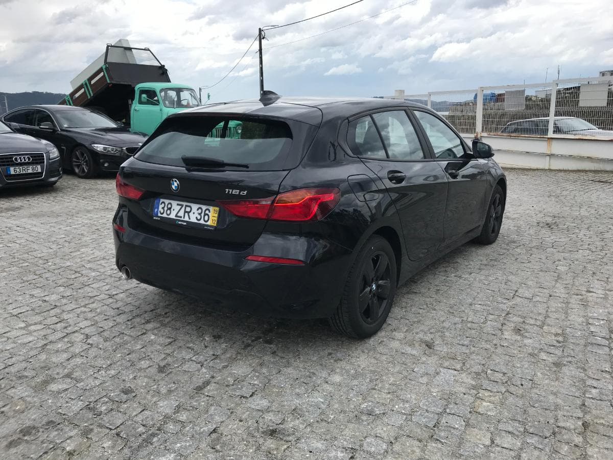 BMW 116D Sport · Ano 2019 — imagem 4