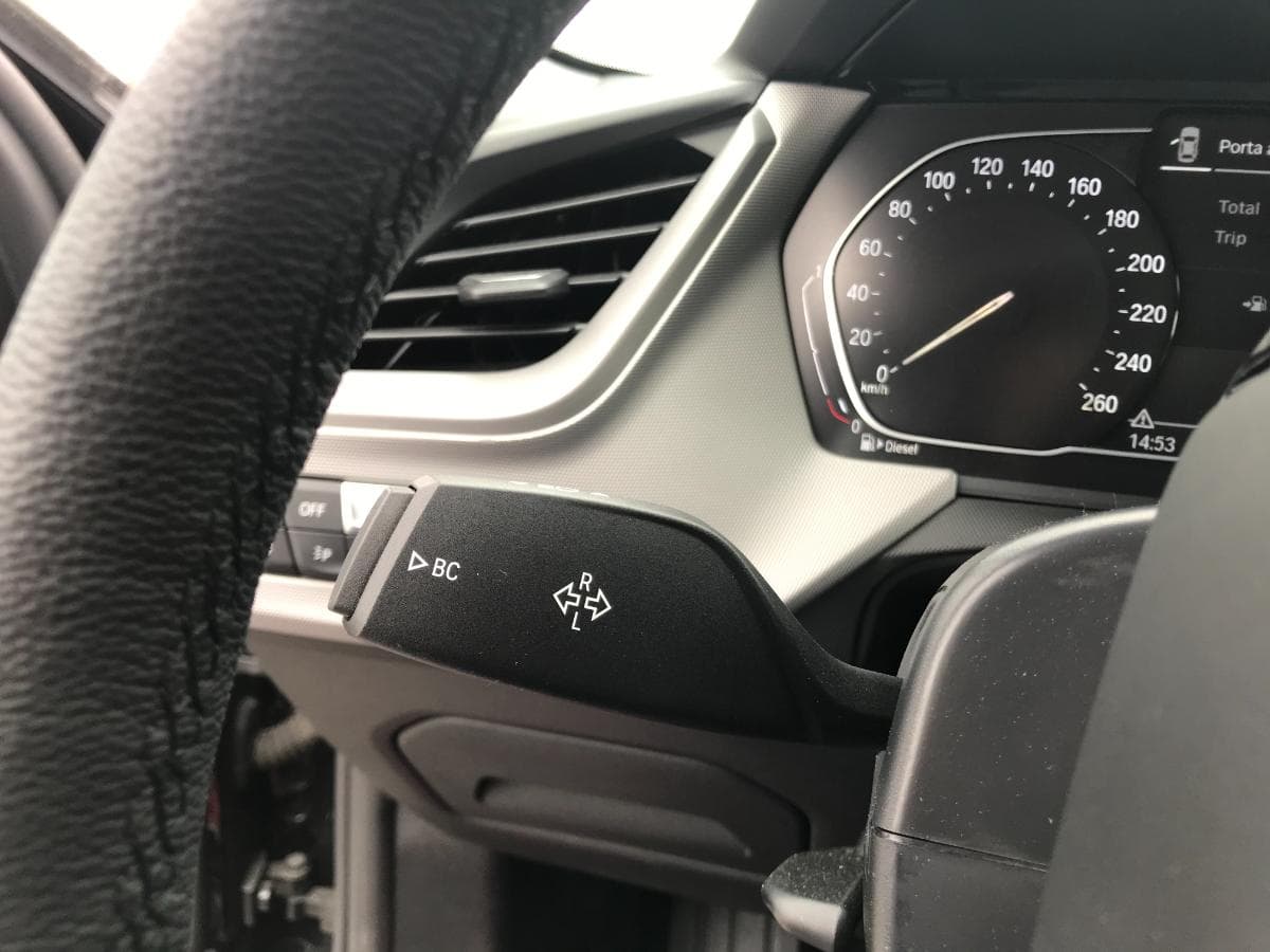 BMW 116D Sport · Ano 2019 — imagem 14