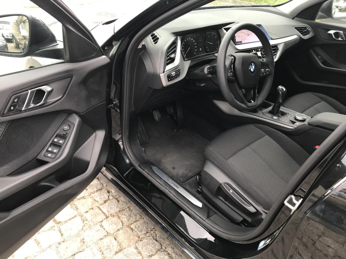BMW 116D Sport · Ano 2019 — imagem 12