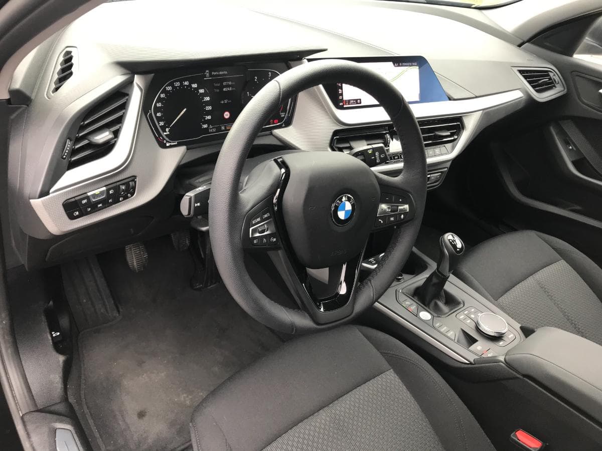 BMW 116D Sport · Ano 2019 — imagem 23