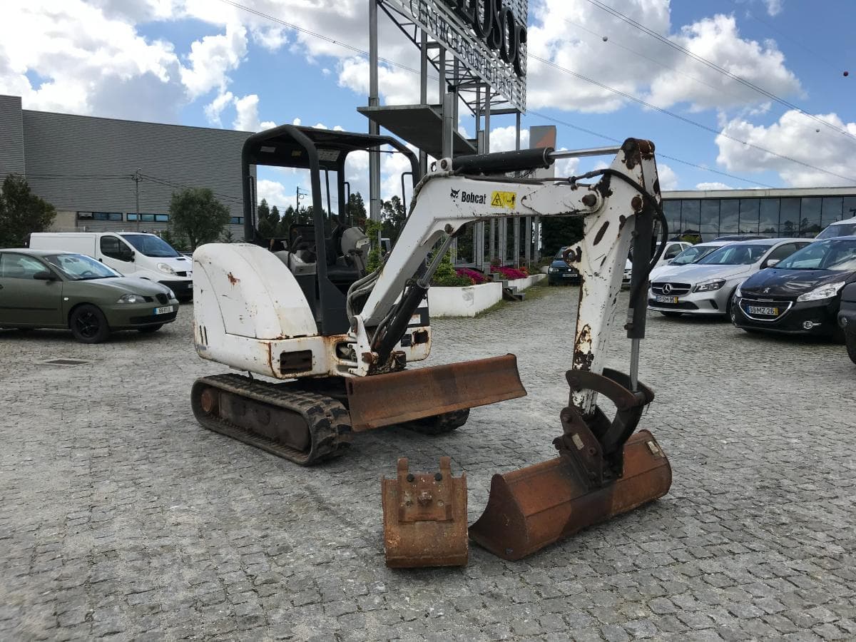 Mini Giratória Bobcat 325 G · Ano 2007 — imagem 1