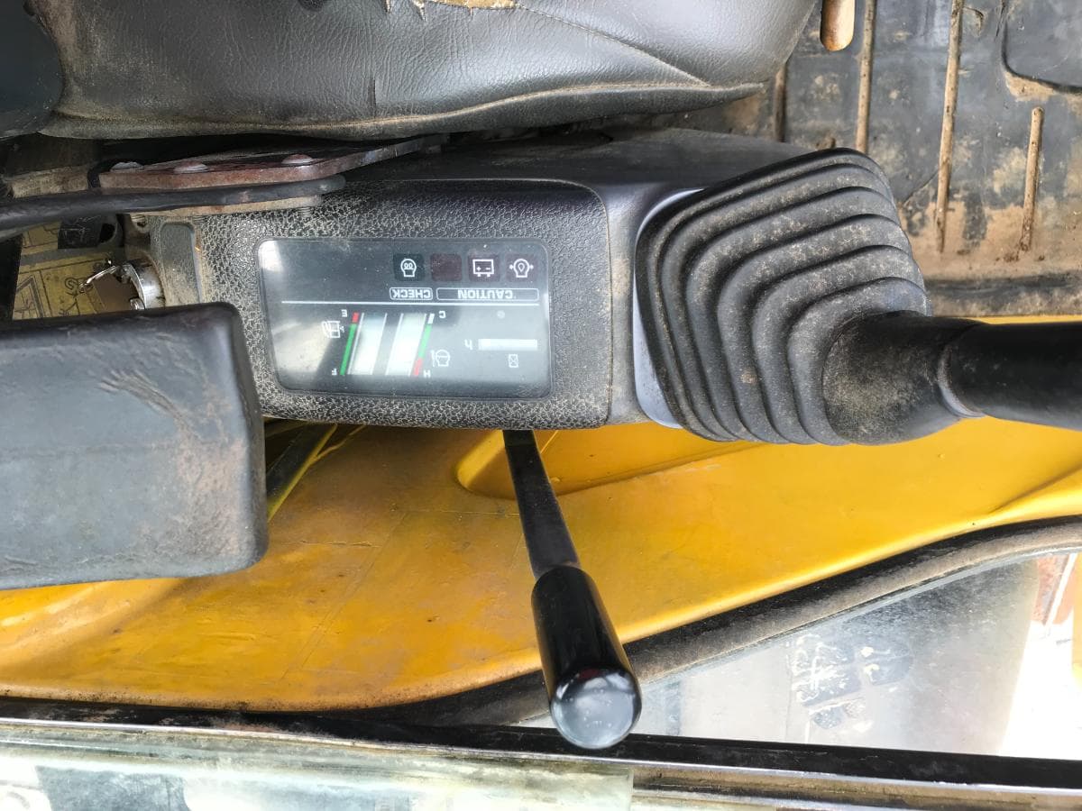 Mini Giratória Komatsu PC 30MR-1 — imagem 5