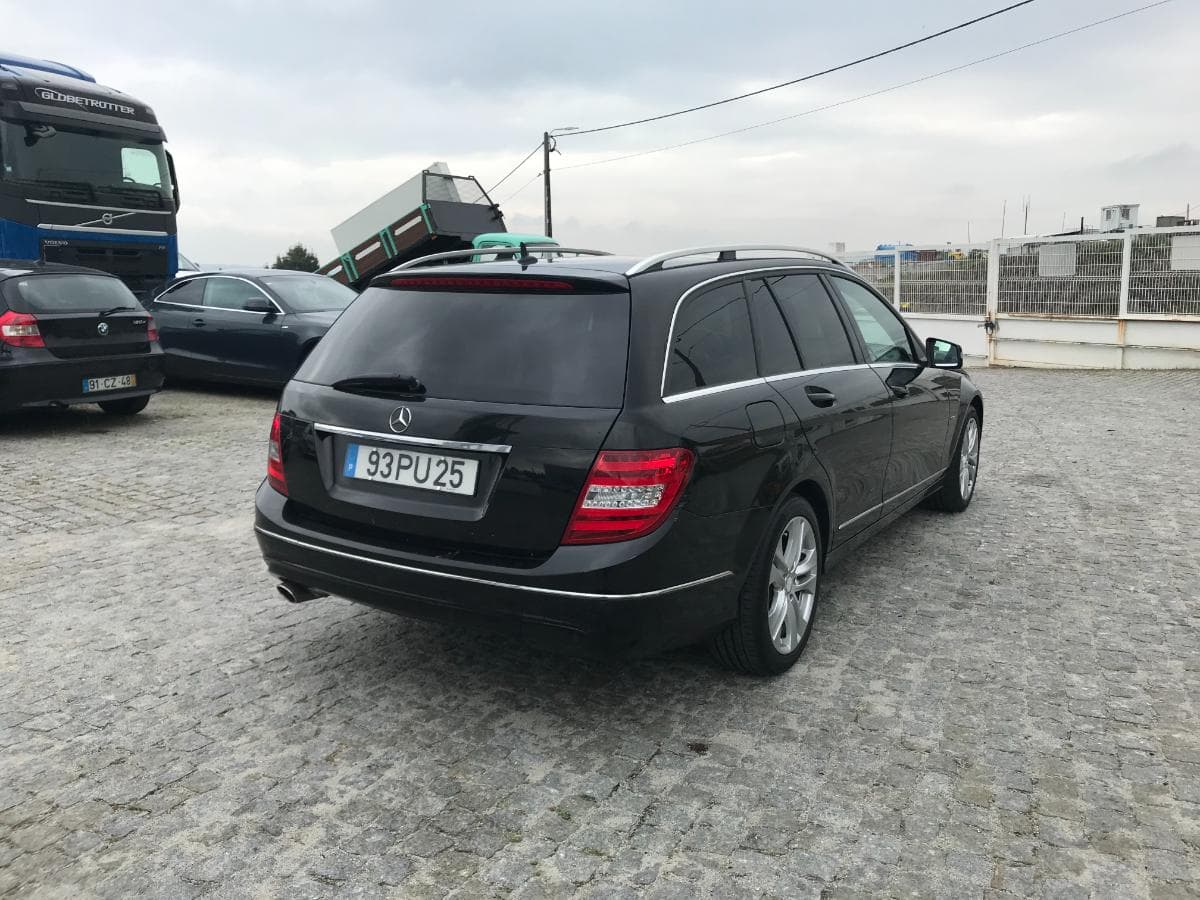 Mercedes-Benz C220 CDI · Ano 2012 — imagem 4