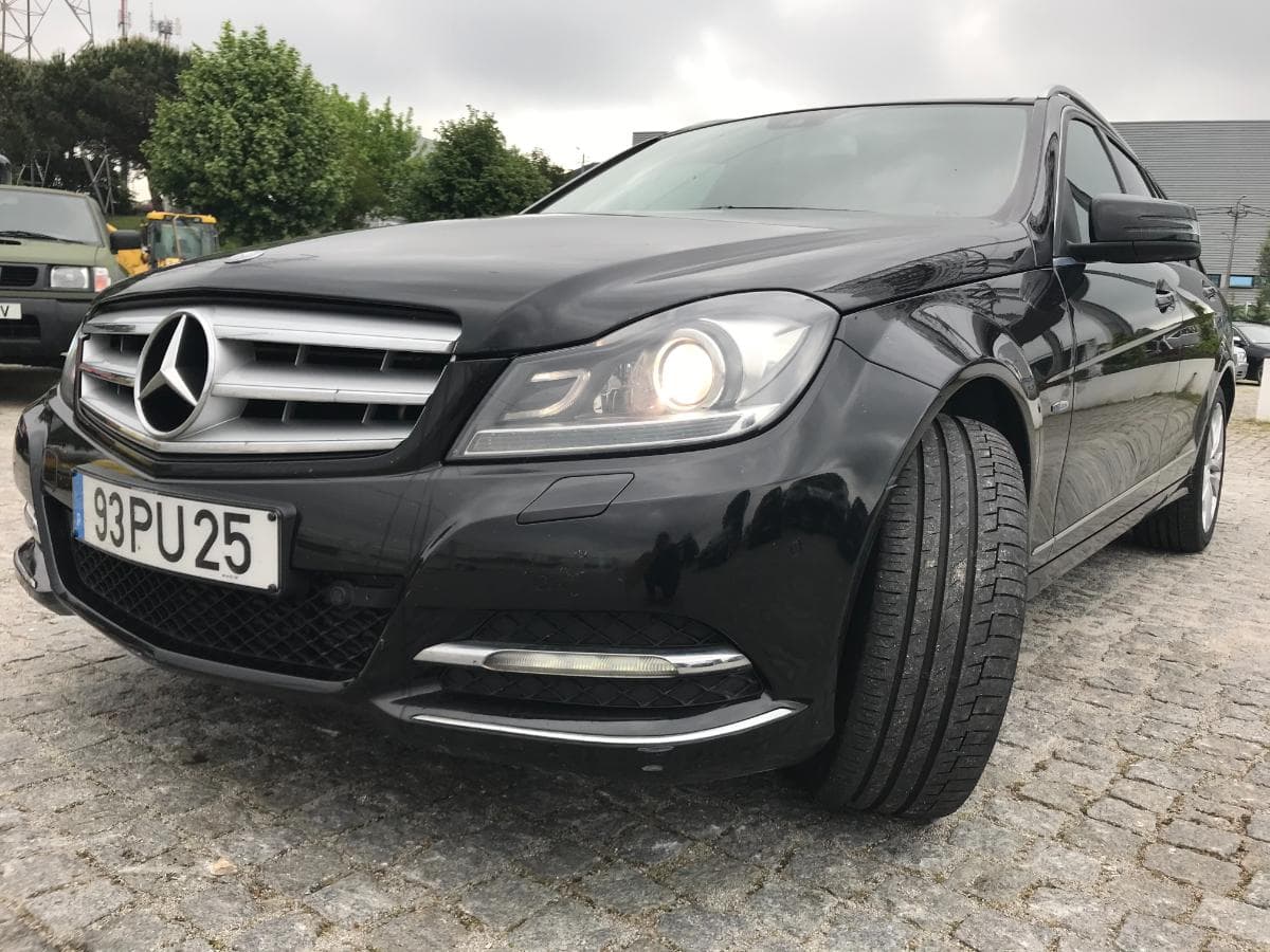 Mercedes-Benz C220 CDI · Ano 2012 — imagem 8