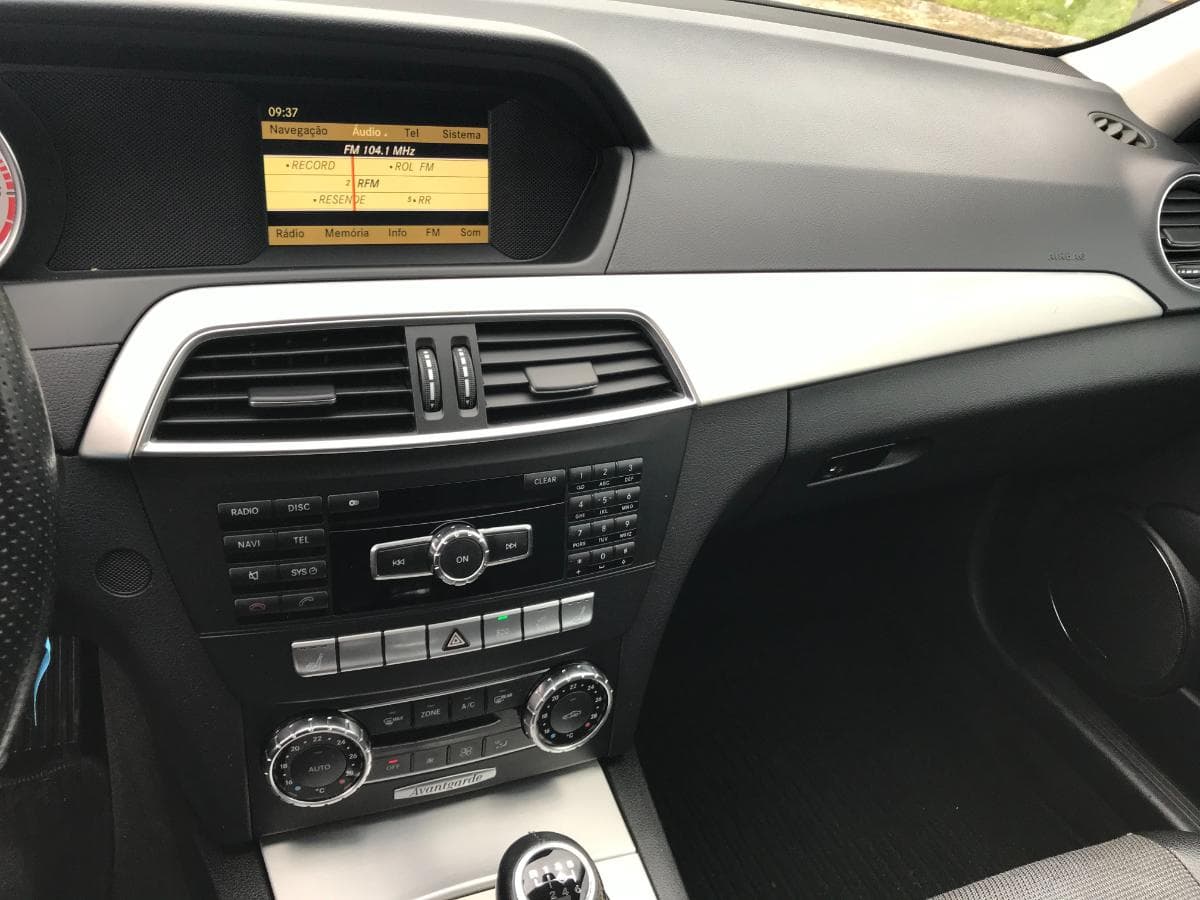 Mercedes-Benz C220 CDI · Ano 2012 — imagem 24