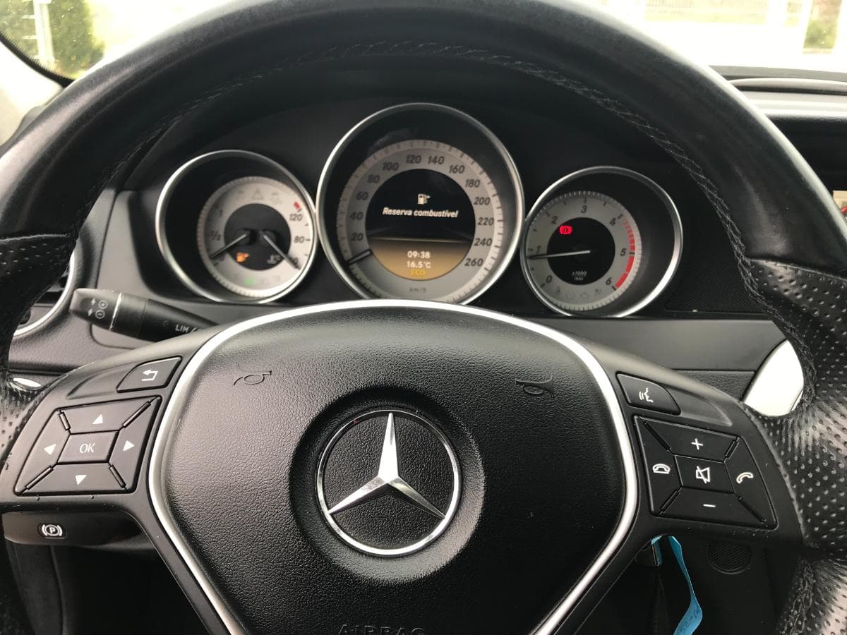 Mercedes-Benz C220 CDI · Ano 2012 — imagem 19