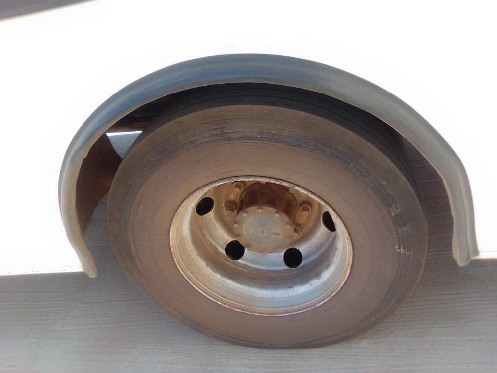 Autocarro - Nissan UD · — image 14