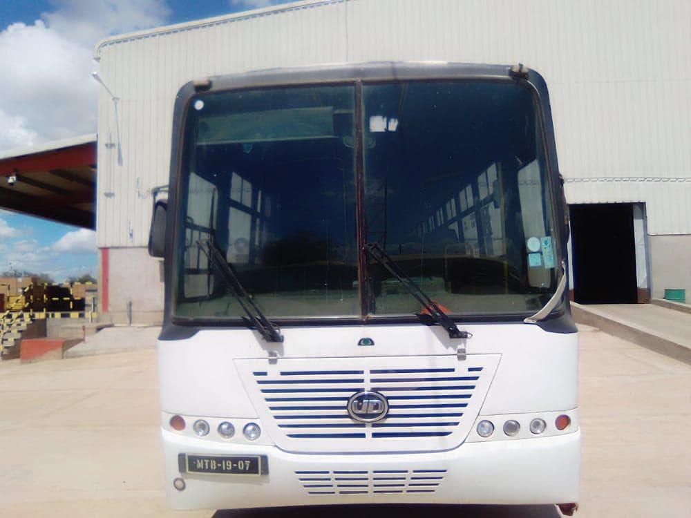 Autocarro - Nissan UD · — image 17