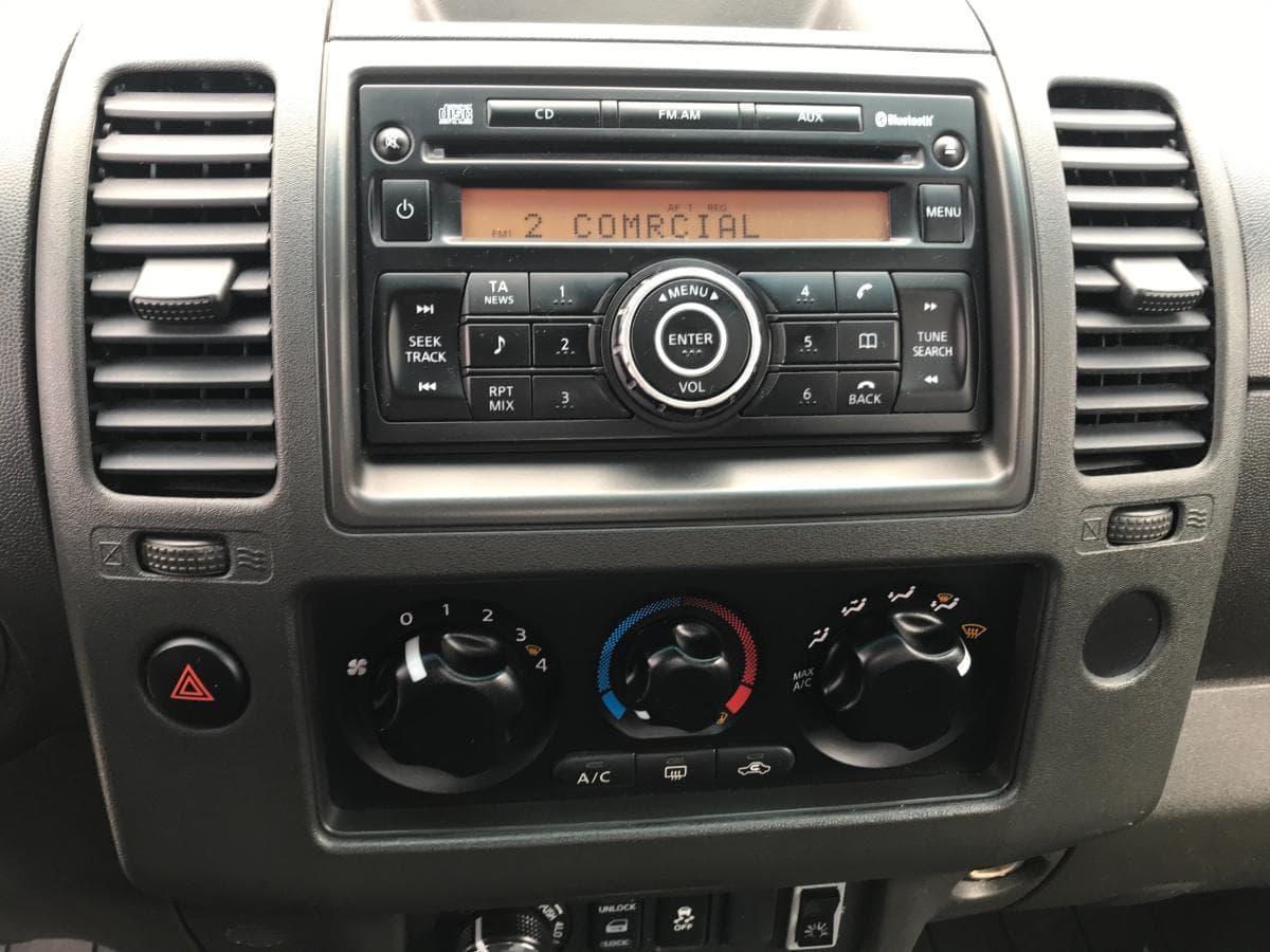 Nissan Navarra Pick Up 2.5 · Ano 2015 — image 14