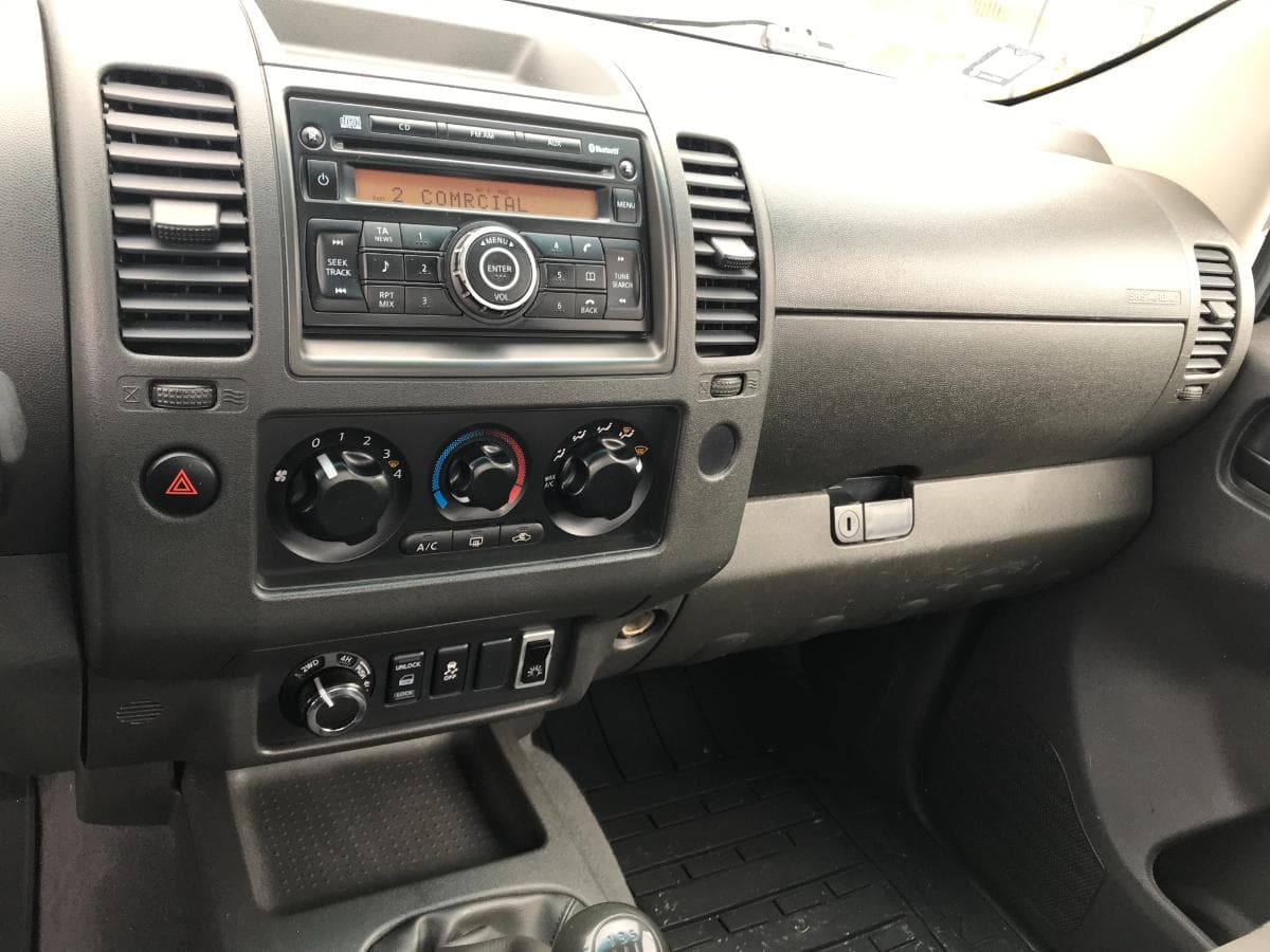 Nissan Navarra Pick Up 2.5 · Ano 2015 — image 16
