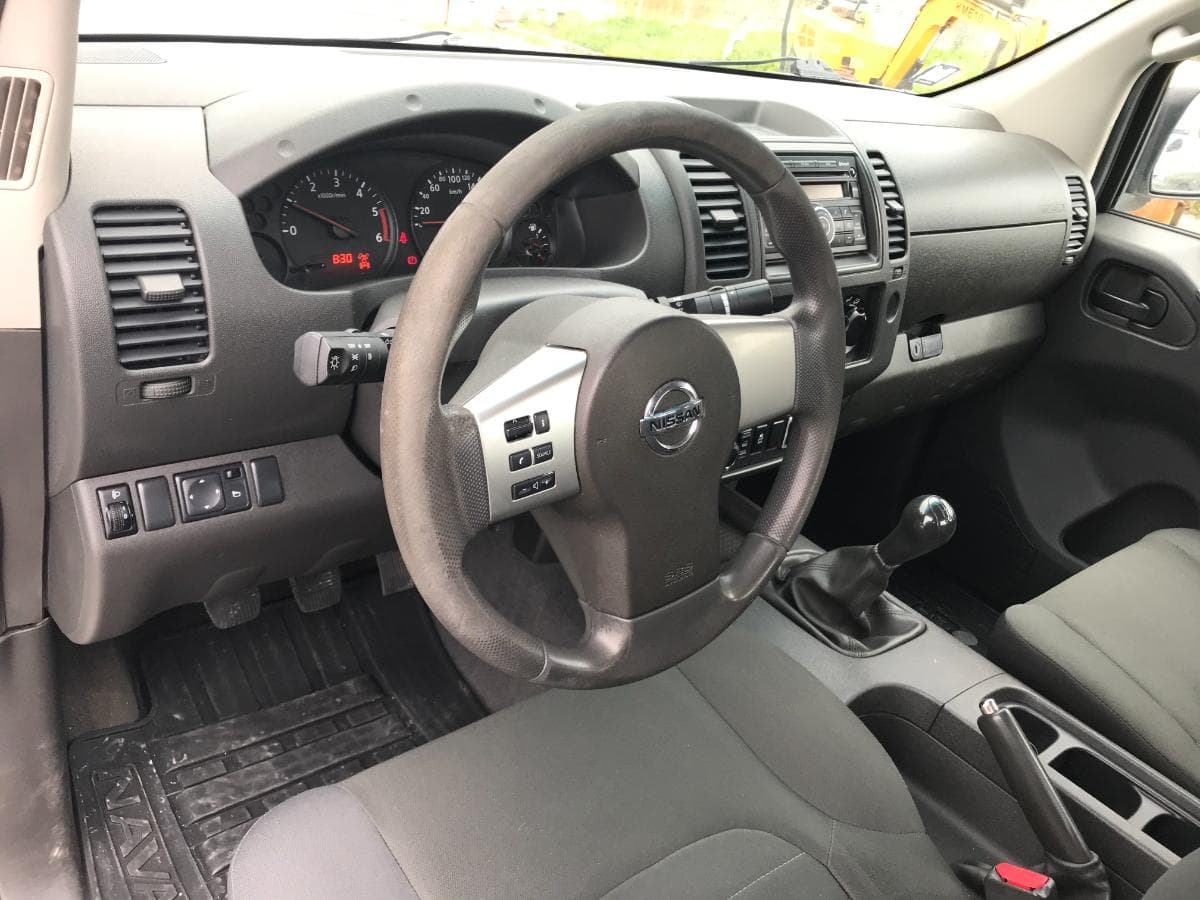Nissan Navarra Pick Up 2.5 · Ano 2015 — image 17