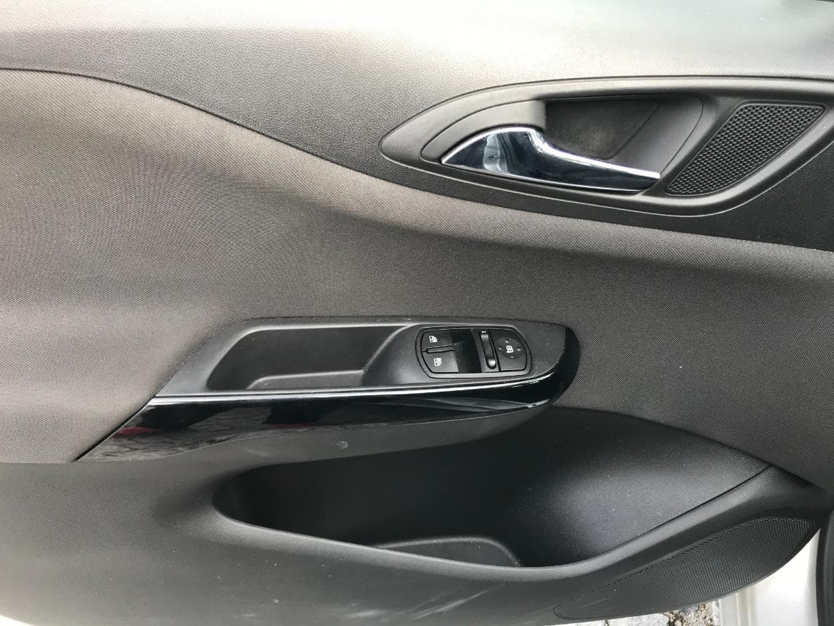Opel Corsa 1.3 CDTI · Ano 2018 — image 19