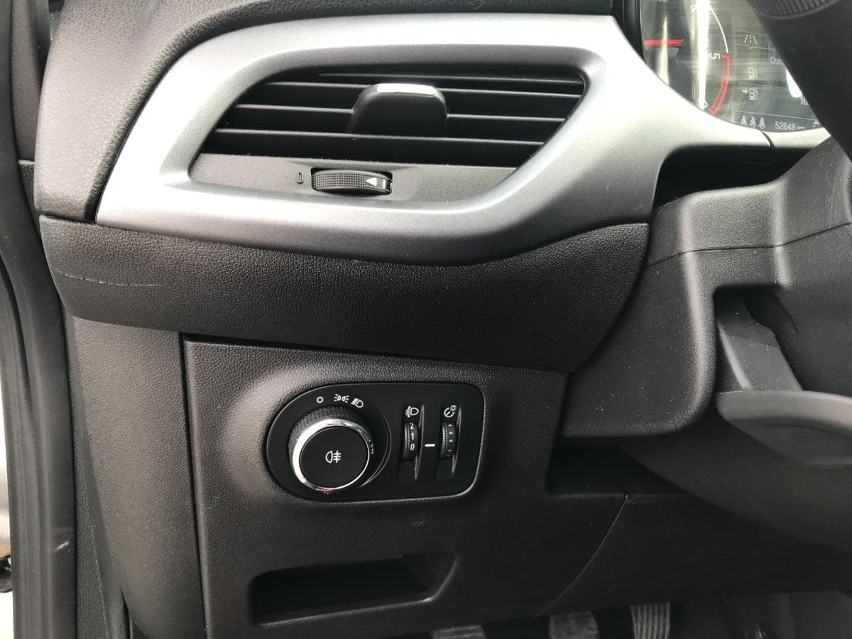 Opel Corsa 1.3 CDTI · Ano 2018 — image 24