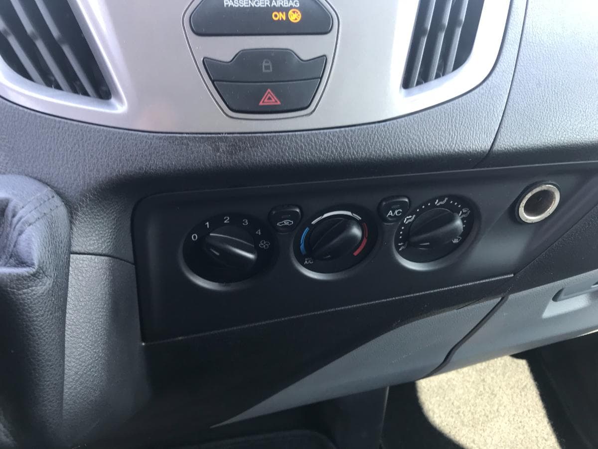 Ford Transit Custom 2.2 TDCI · Ano 2014 — image 18