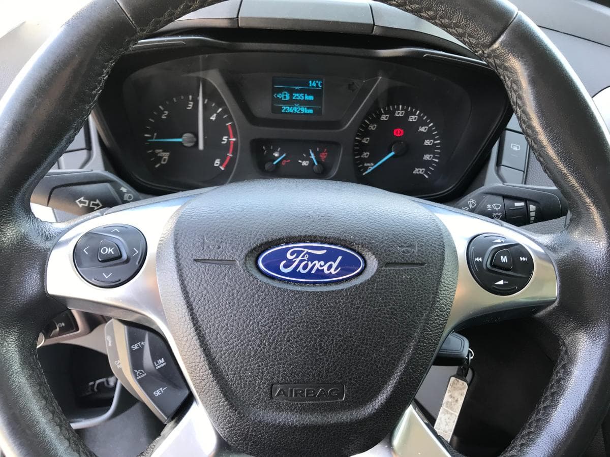 Ford Transit Custom 2.2 TDCI · Ano 2014 — image 24