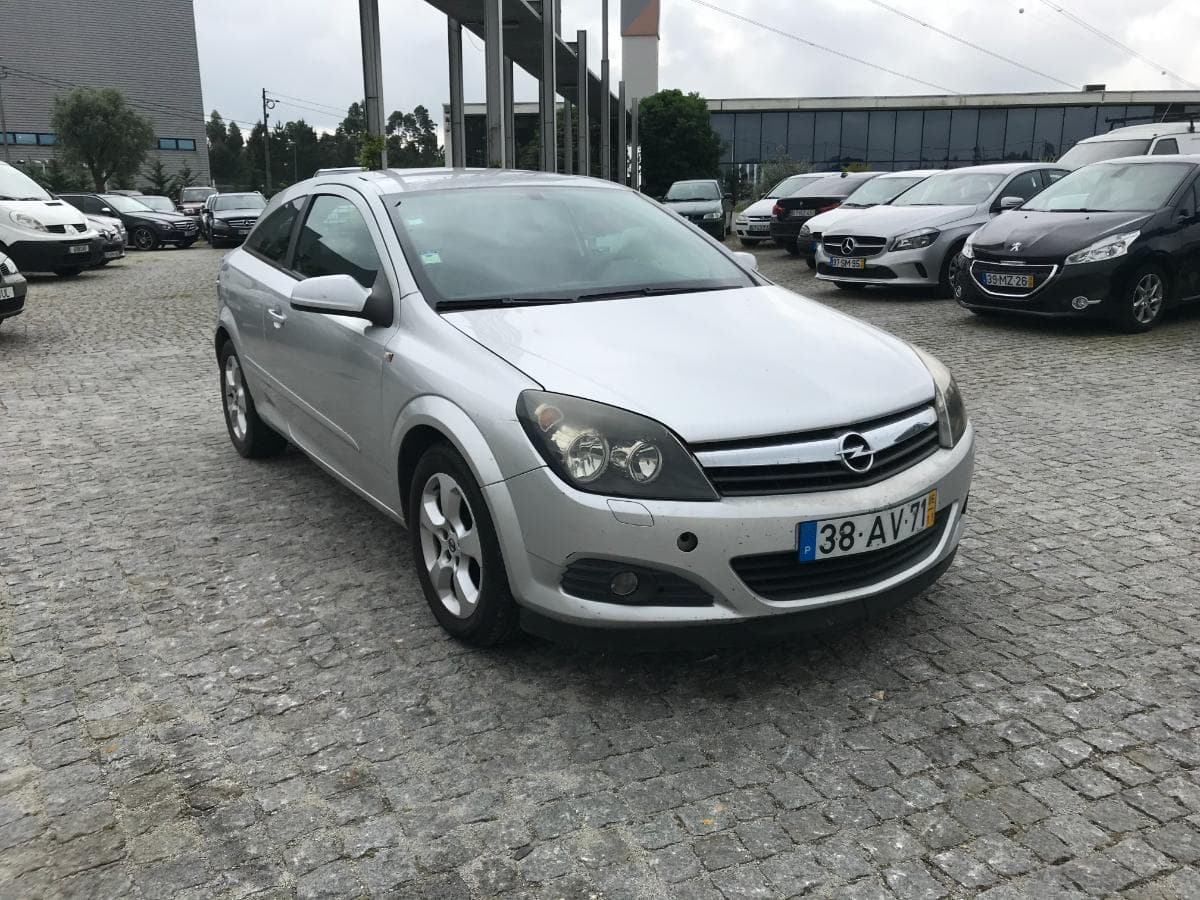 Opel Astra 1.3 CDTI · Ano 2005 — imagen 1