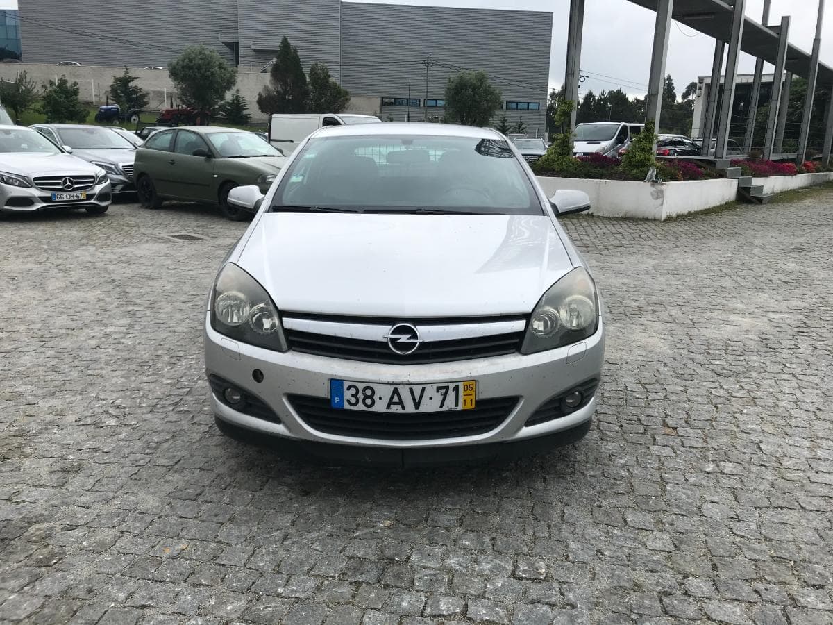 Opel Astra 1.3 CDTI · Ano 2005 — imagen 2