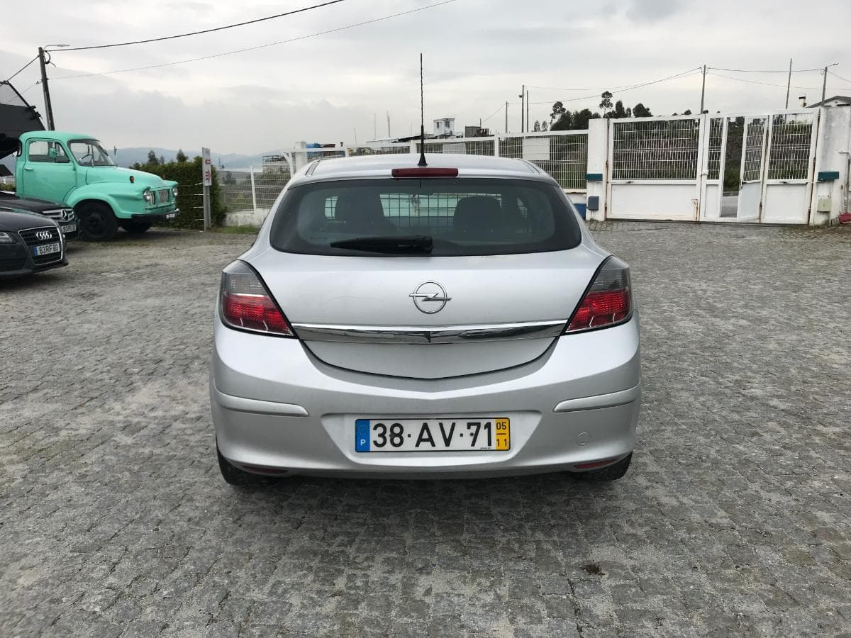 Opel Astra 1.3 CDTI · Ano 2005 — imagen 5