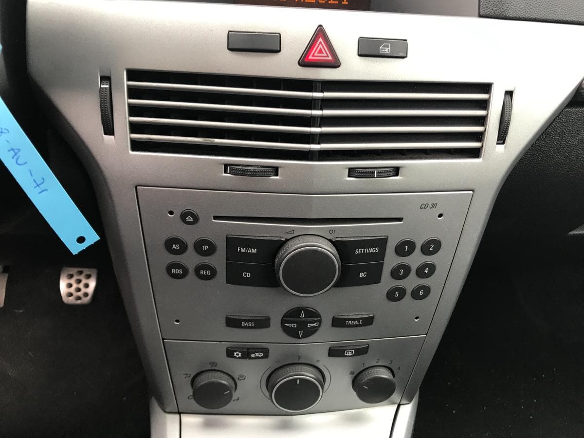 Opel Astra 1.3 CDTI · Ano 2005 — imagen 13