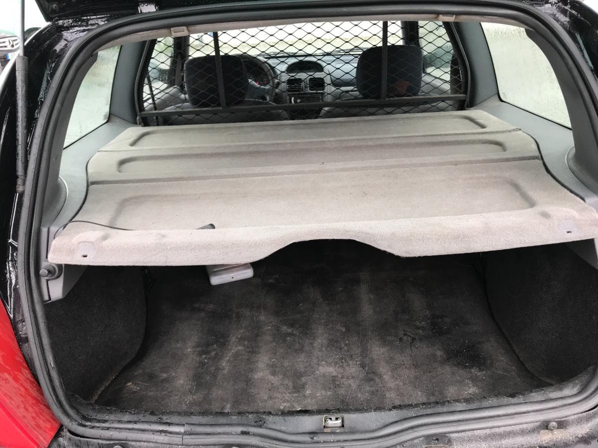 Renault Clio 1.9D · Ano 2000 — imagen 7