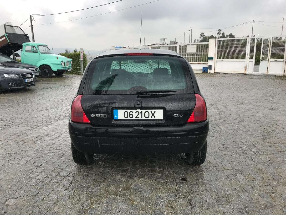 Renault Clio 1.9D · Ano 2000 — imagen 5