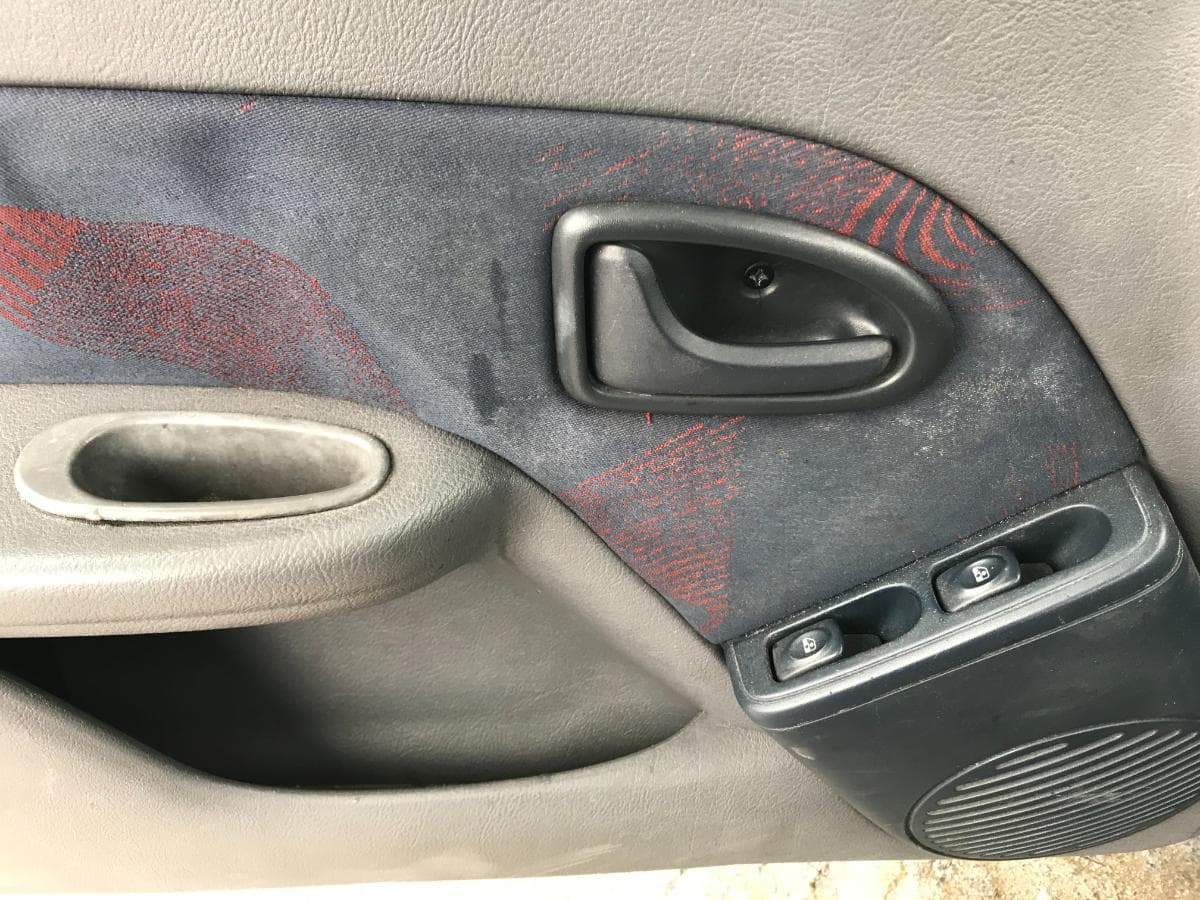Renault Clio 1.9D · Ano 2000 — imagen 16